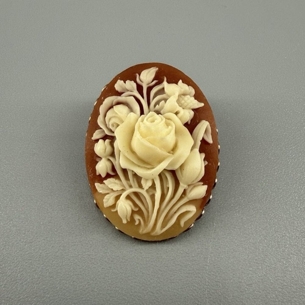 Vintage Carved Cream Resin Floral Roses Cameo Brooch Oval Pin Estate Jewerlry